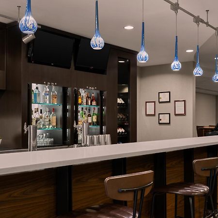 Отель Courtyard By Marriott Halifax Downtown Экстерьер фото
