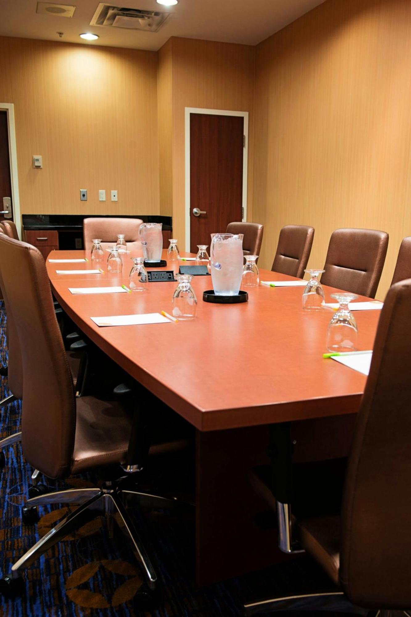 Отель Courtyard By Marriott Halifax Downtown Экстерьер фото