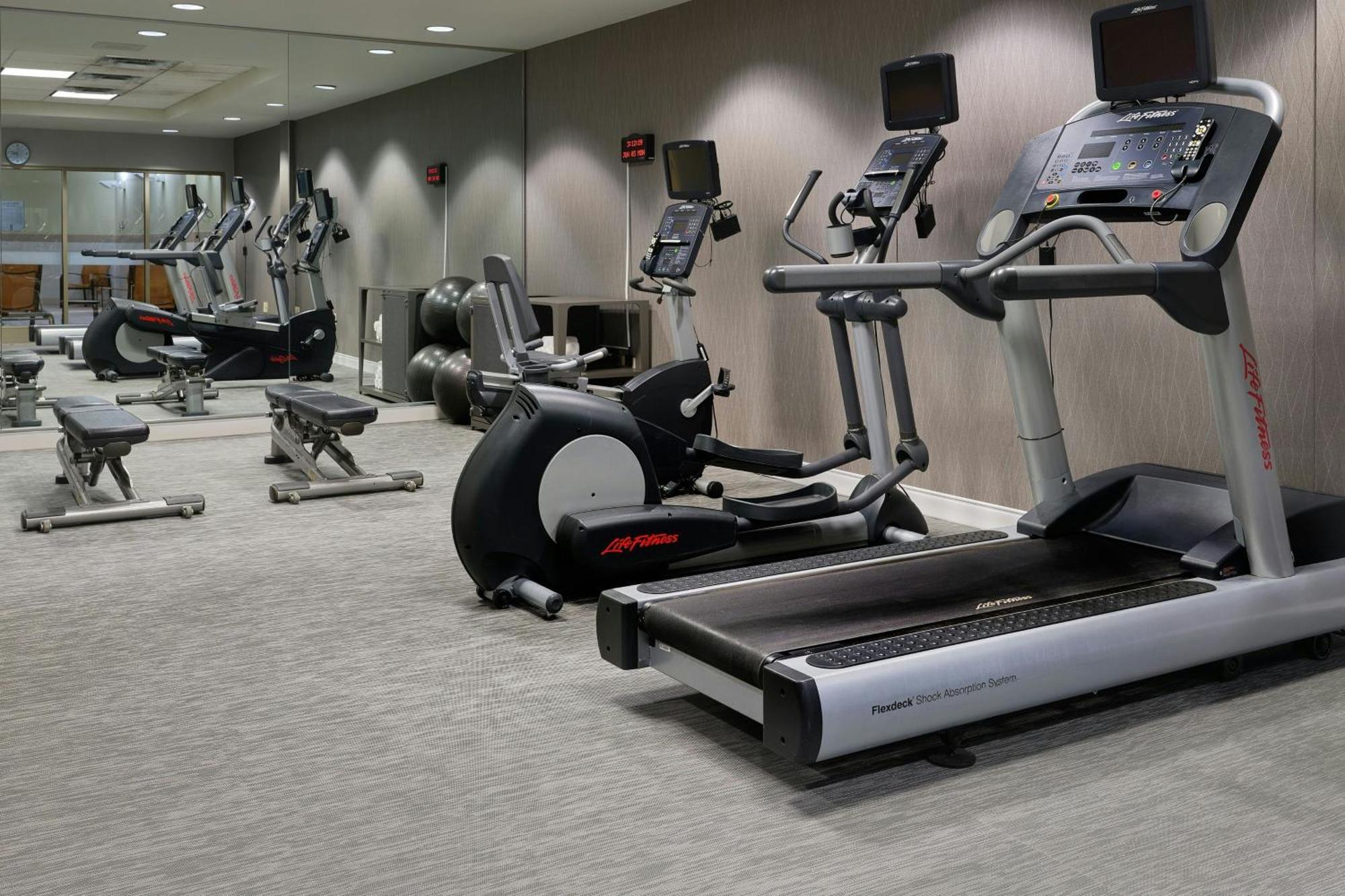 Отель Courtyard By Marriott Halifax Downtown Экстерьер фото