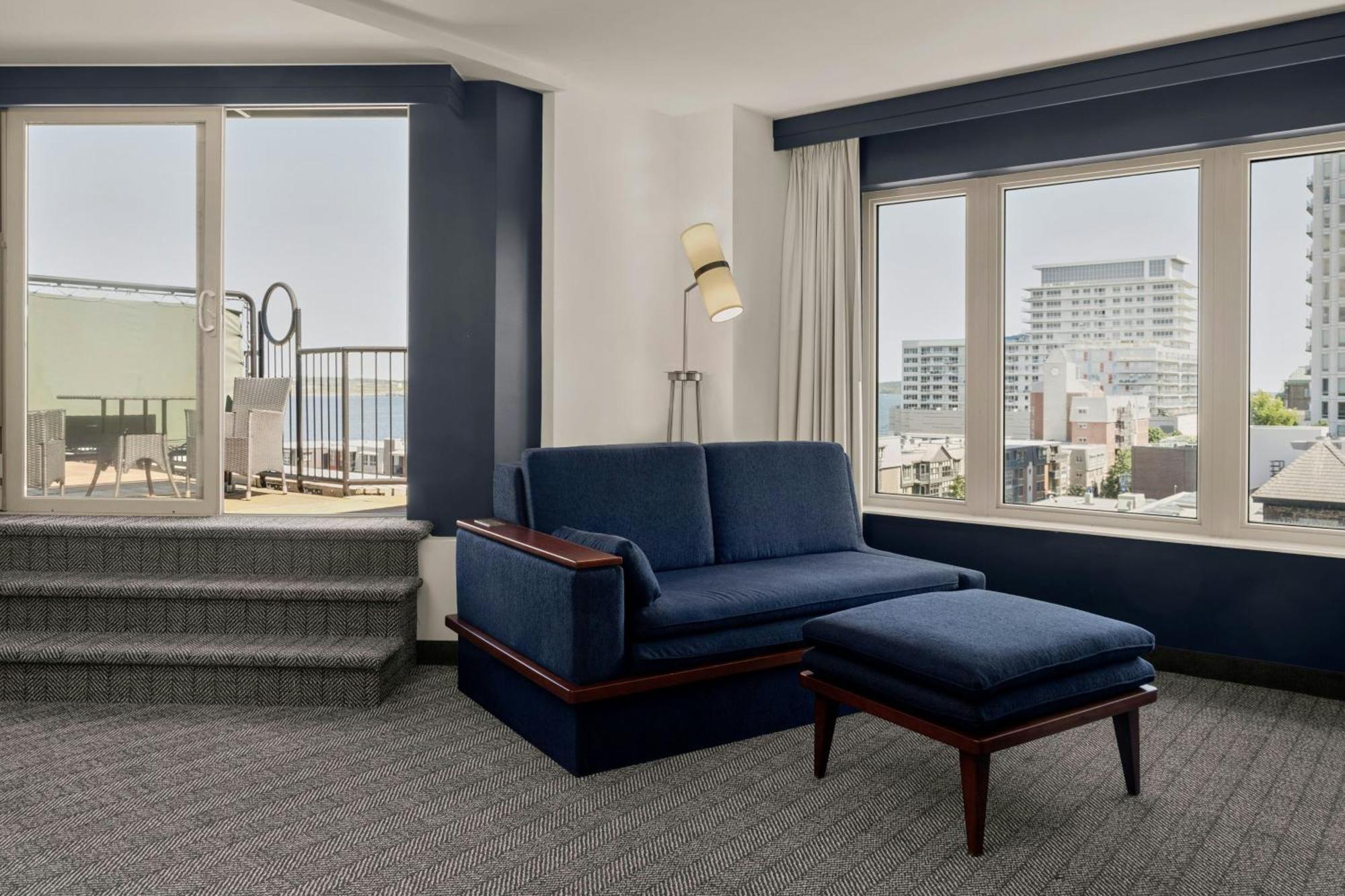 Отель Courtyard By Marriott Halifax Downtown Экстерьер фото