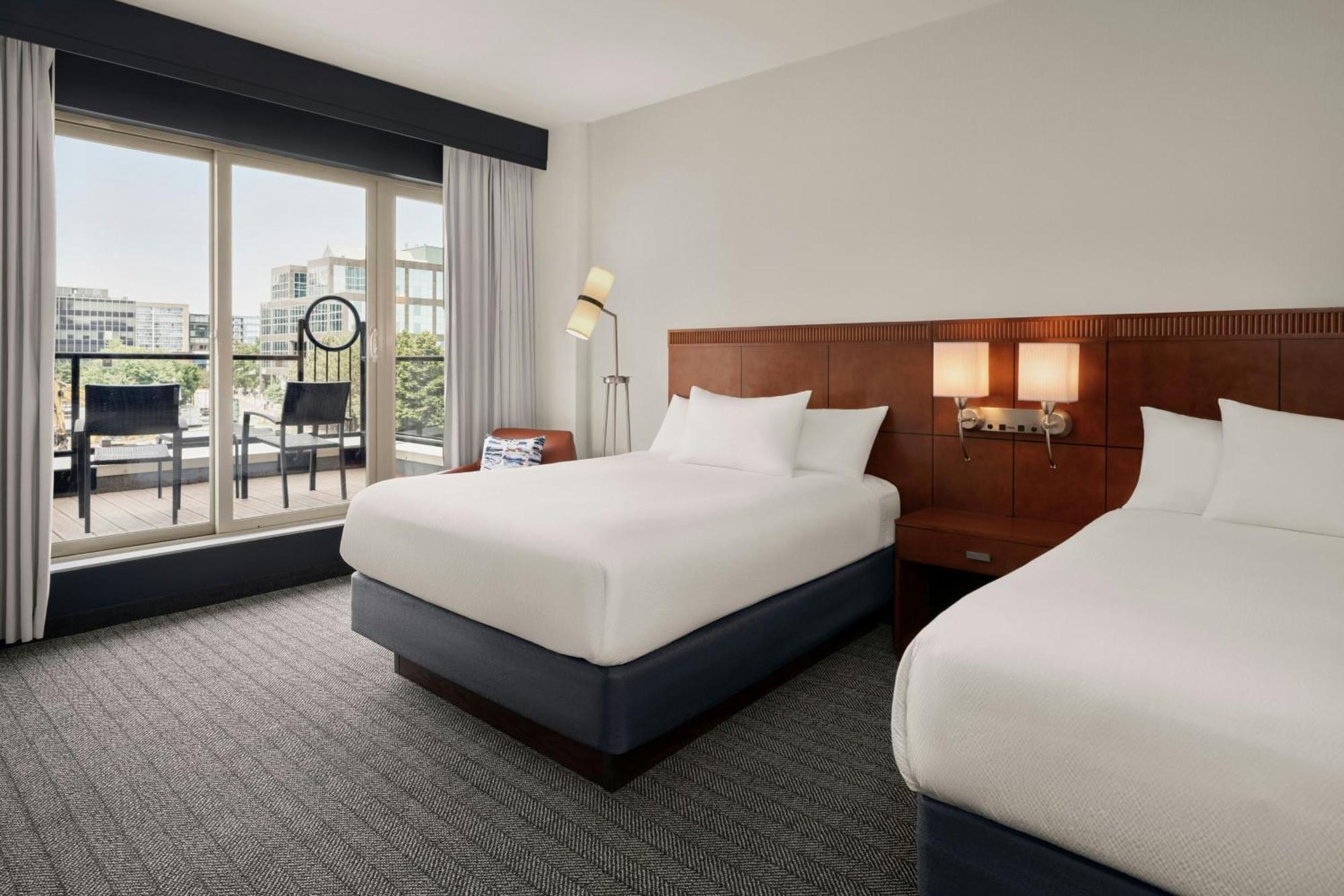 Отель Courtyard By Marriott Halifax Downtown Экстерьер фото