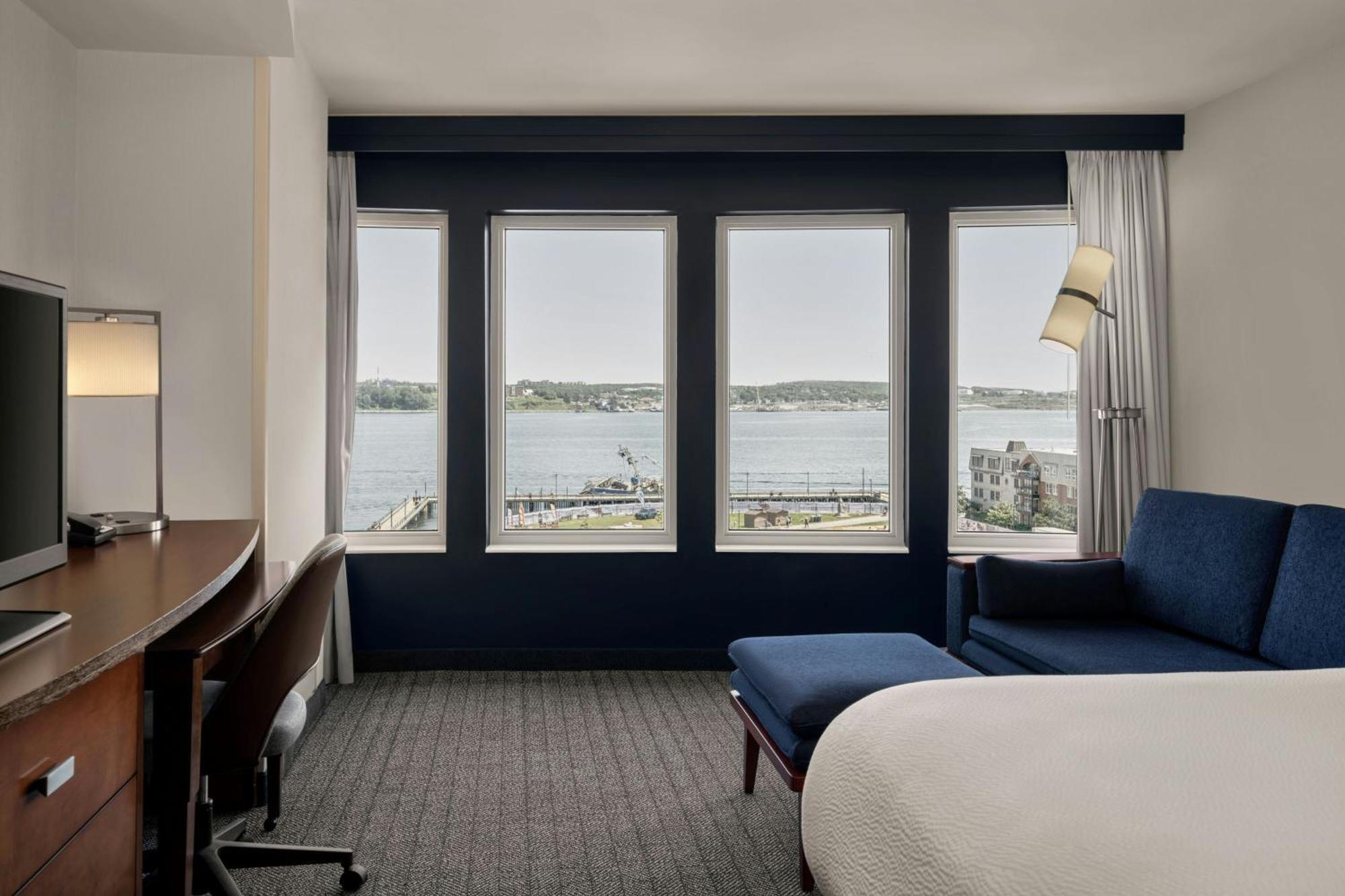 Отель Courtyard By Marriott Halifax Downtown Экстерьер фото