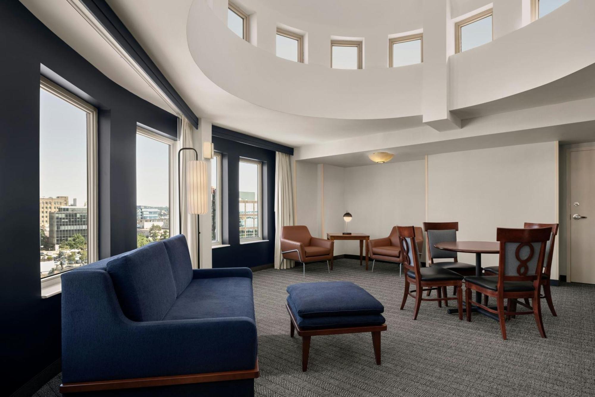 Отель Courtyard By Marriott Halifax Downtown Экстерьер фото