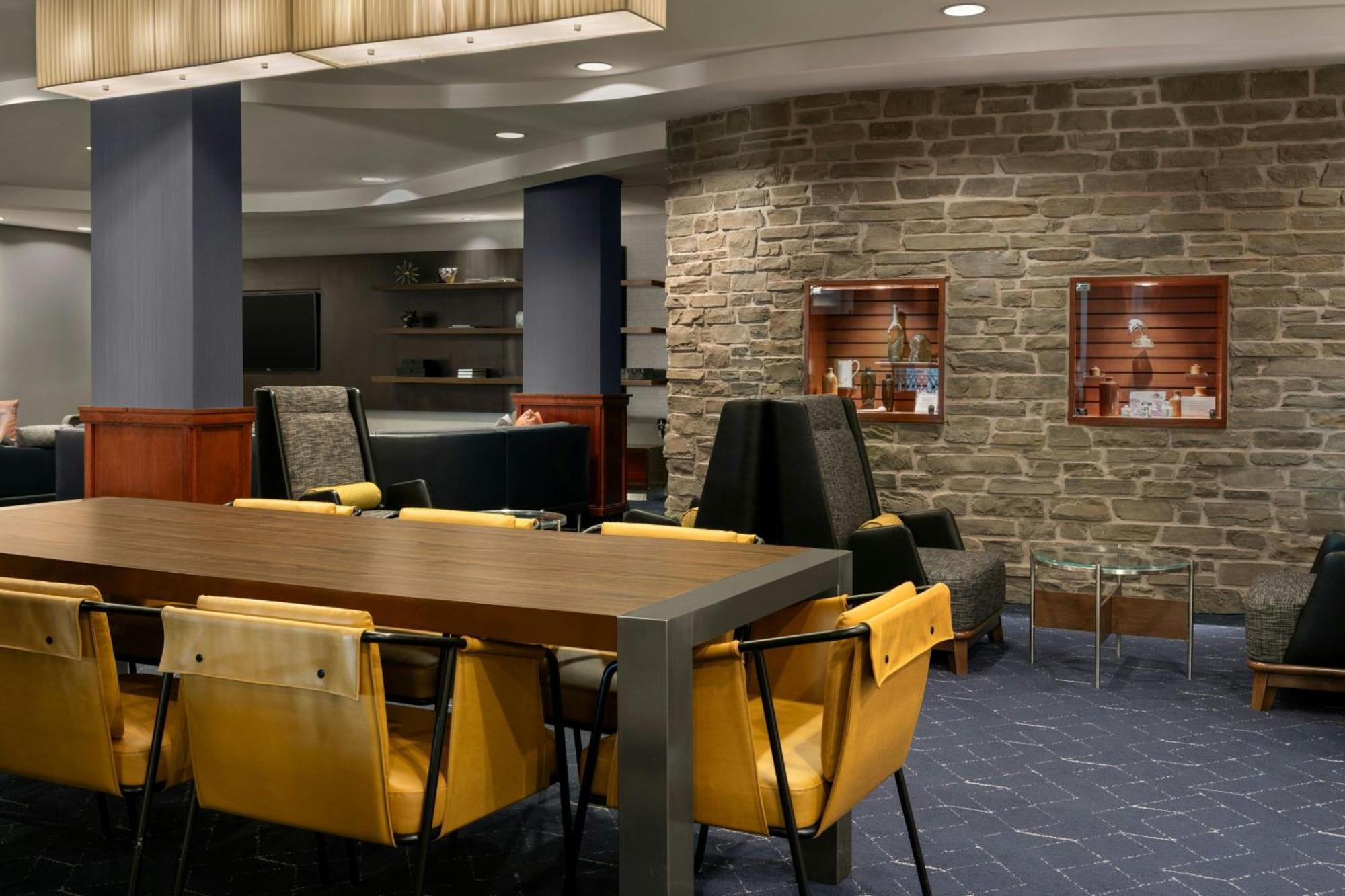 Отель Courtyard By Marriott Halifax Downtown Экстерьер фото