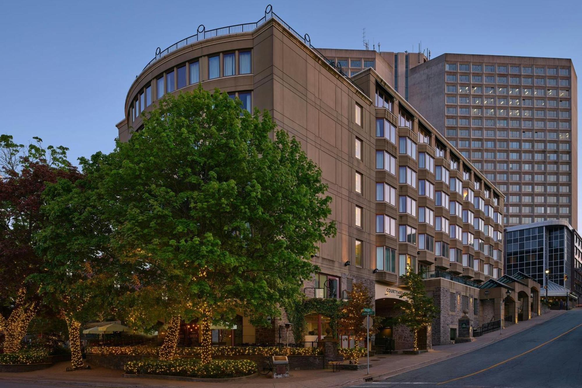 Отель Courtyard By Marriott Halifax Downtown Экстерьер фото