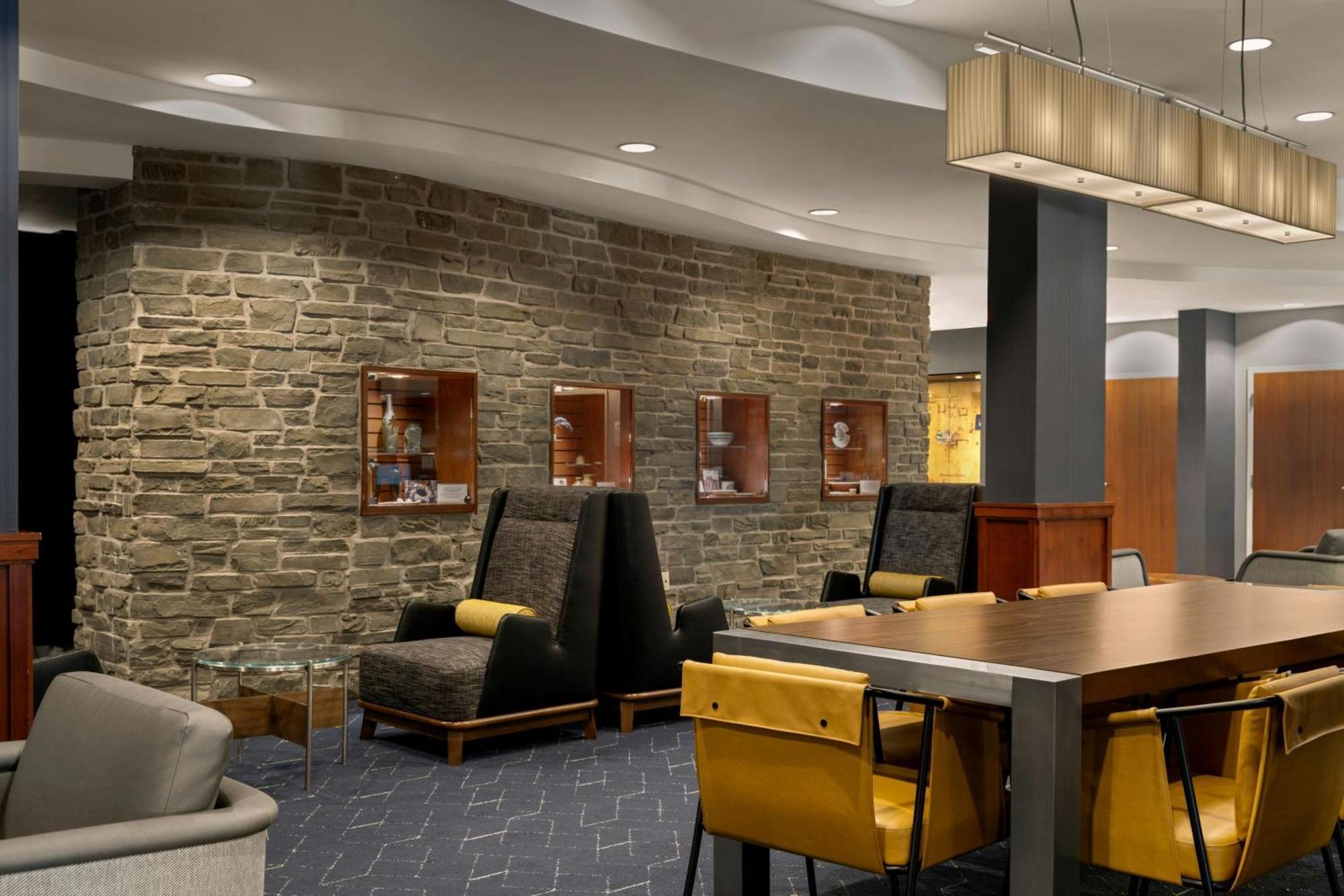 Отель Courtyard By Marriott Halifax Downtown Экстерьер фото