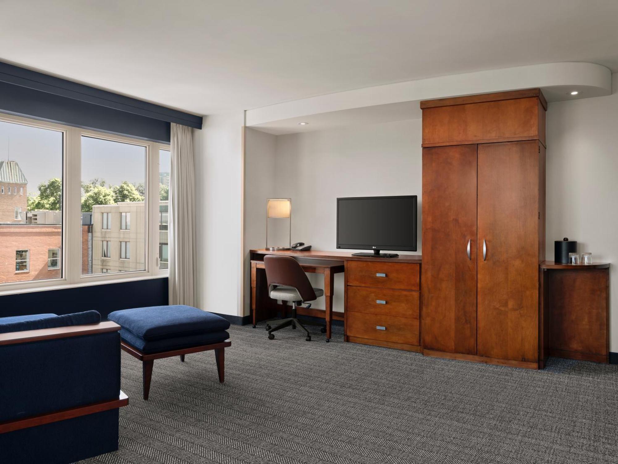 Отель Courtyard By Marriott Halifax Downtown Экстерьер фото