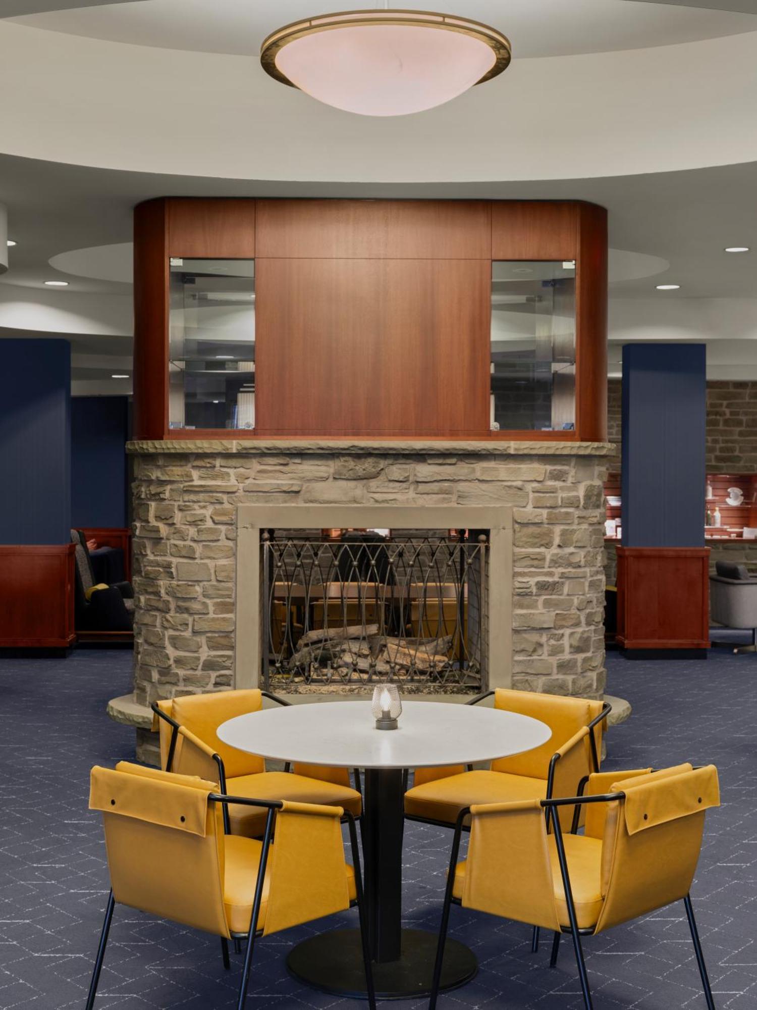 Отель Courtyard By Marriott Halifax Downtown Экстерьер фото