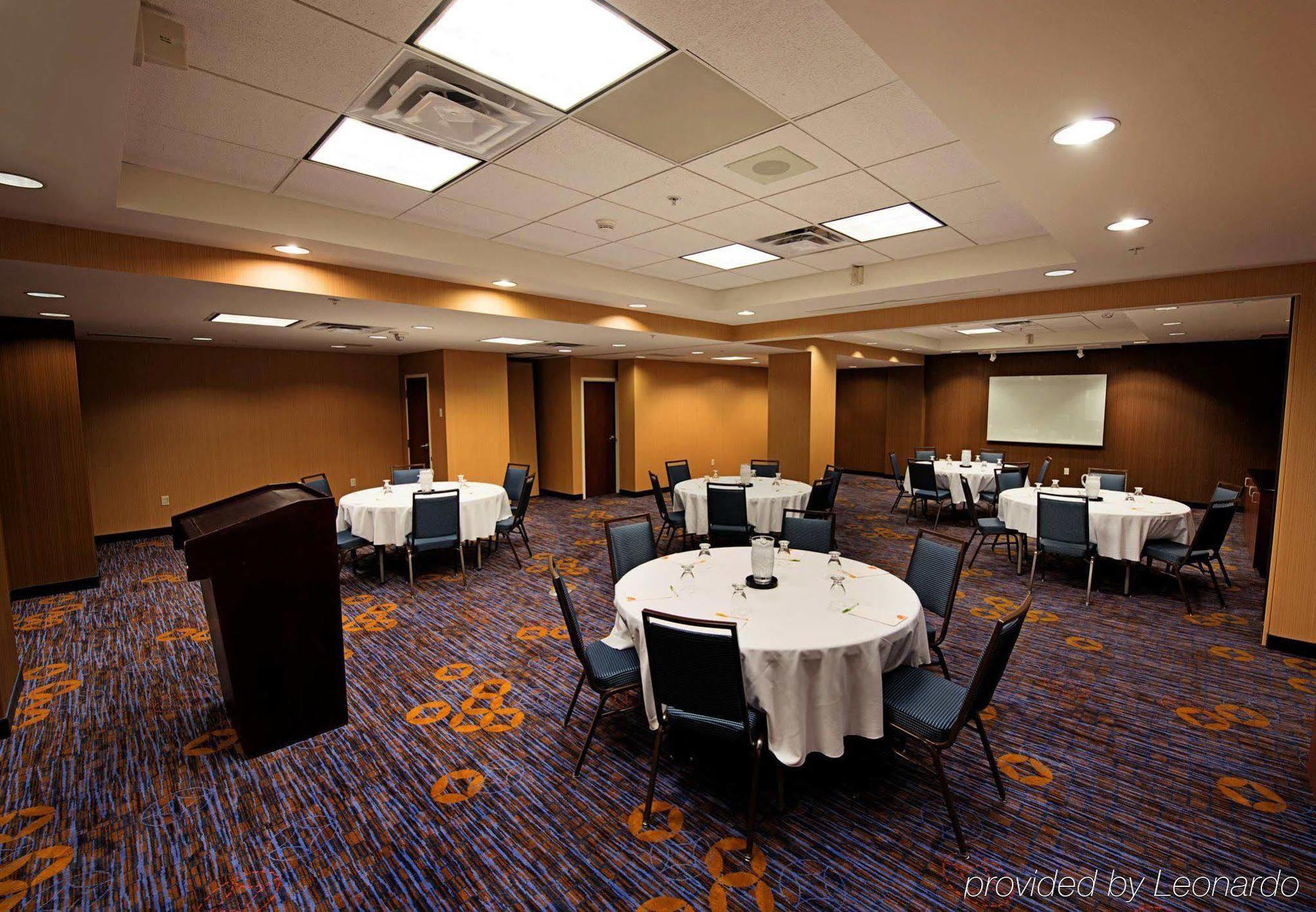 Отель Courtyard By Marriott Halifax Downtown Экстерьер фото