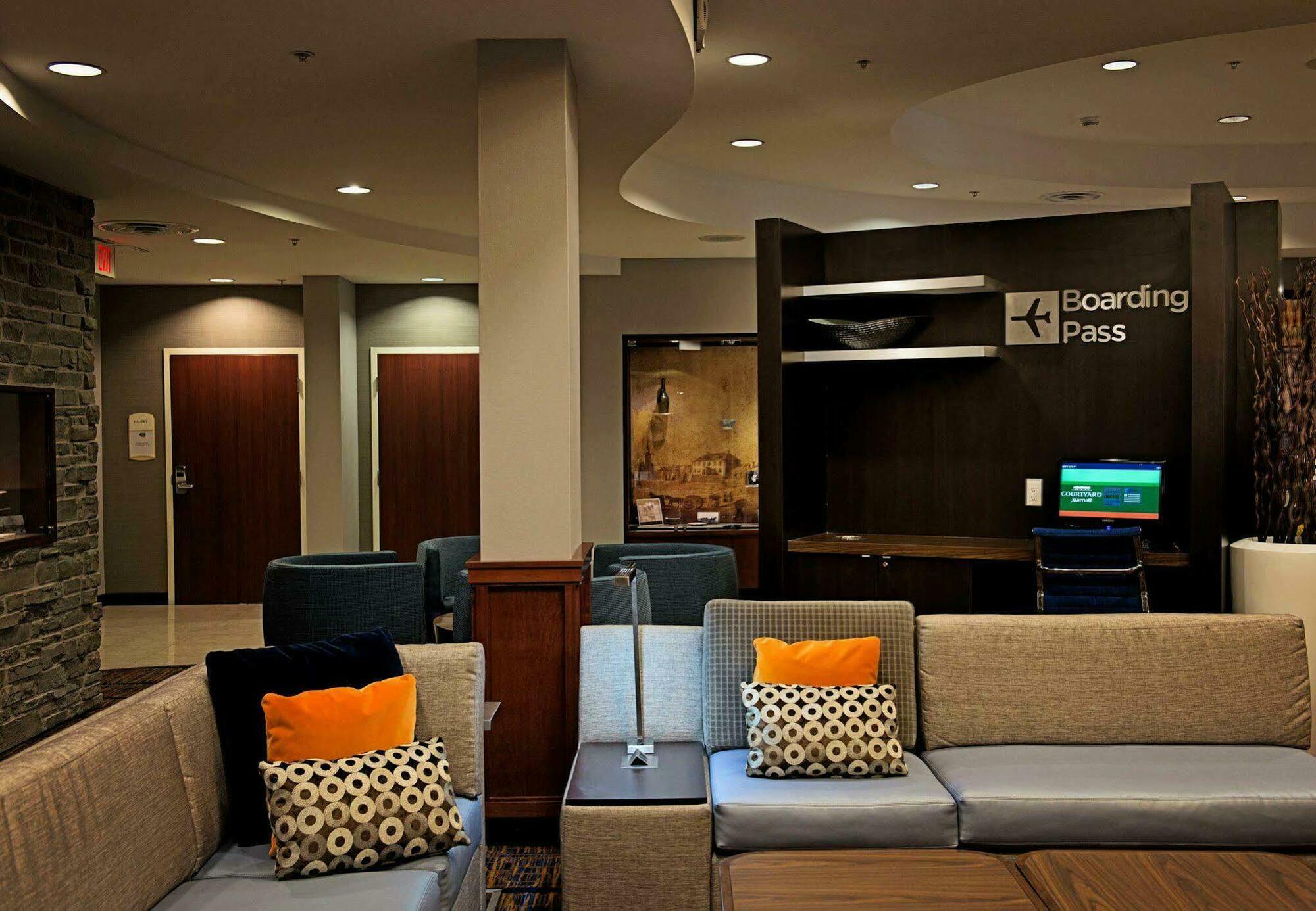 Отель Courtyard By Marriott Halifax Downtown Экстерьер фото