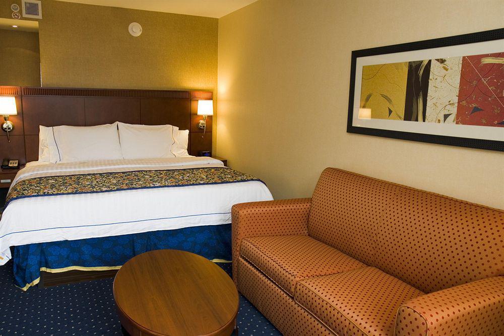 Отель Courtyard By Marriott Halifax Downtown Экстерьер фото