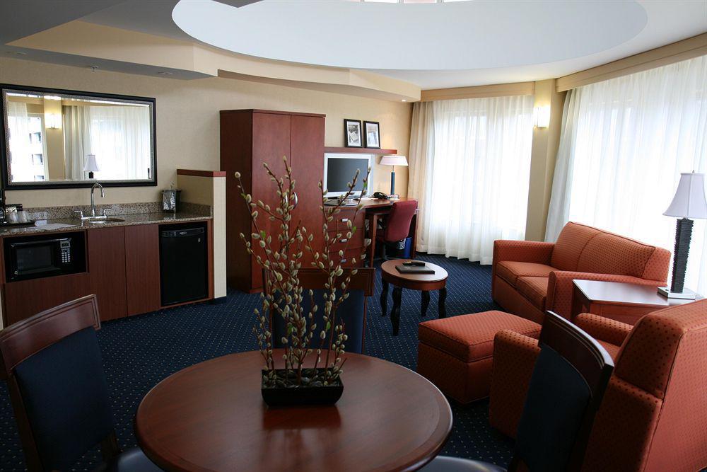 Отель Courtyard By Marriott Halifax Downtown Номер фото